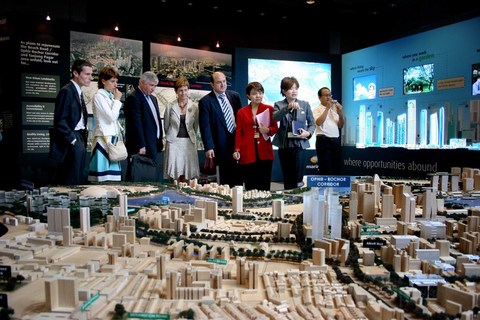 Argazkia: Singapurren batzarra hiriko hiri plangintza aztertzeko 