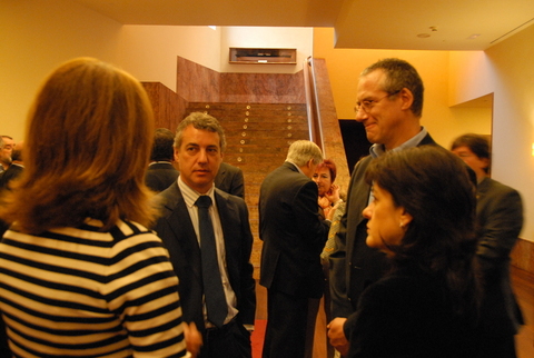 Foto: I�igo Urkullu con los ponentes del seminario