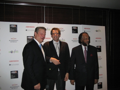 Foto: Expertos internacionales en el seminario, Al Gore y Rajendra J.Pachauri 