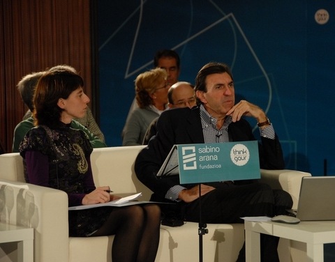 Argazkia: Estibaliz Hernaez , Think Gaurko berrikuntza arloaren koordinatzailea Jon Azuarekin