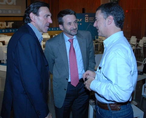 Argazkia: I�igo Urkullu,  Jon Azua eta Josu Jon Imazekin 