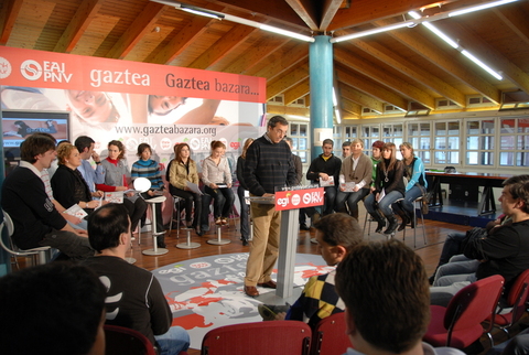 Argazkia: Jos� Luis Bilbao transizio garaiaren hasieran EGIko arduraduna izan zen 