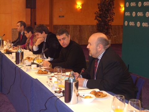 Argazkia: Gay, lesbiana, bisexual eta transexual kolektiboekin batzartu da I�igo Urkullu