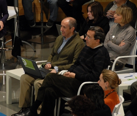 Argazkia: Josu Erkoreka eta Jose Luis Bilbao topaketara etorri dira 