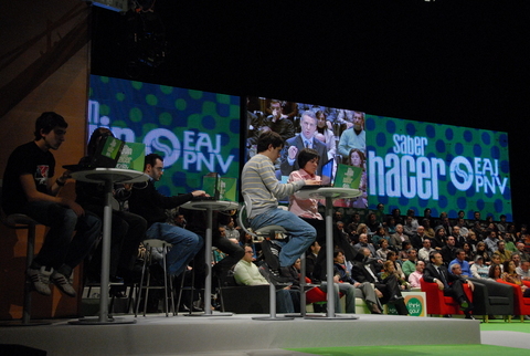 Argazkia: Blogeroak eszenatokian 